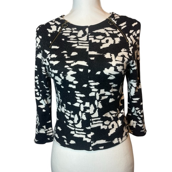 Chloe Black and‎ White Top with Zipper Detail Size S M0224 - Picture 1 of 9